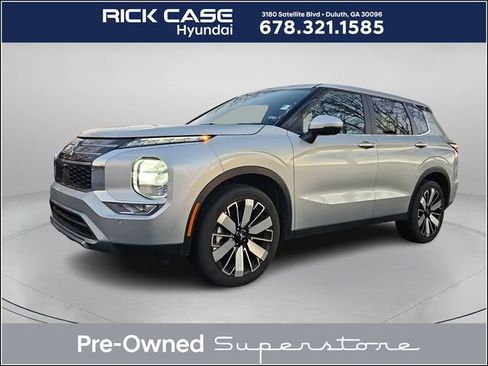 Used 2025 Mitsubishi Outlander SE image 1