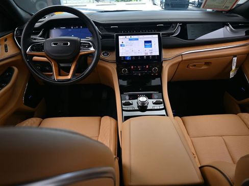 Used 2025 Jeep Grand Cherokee L Summit image 45