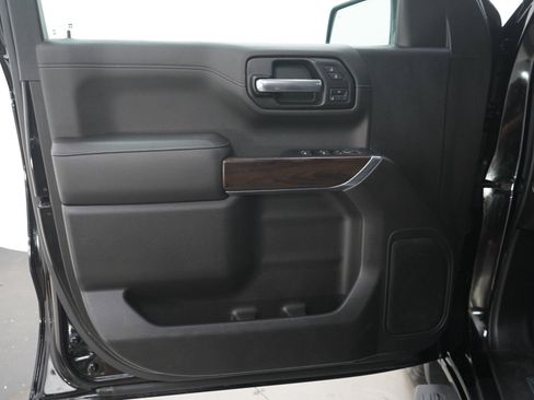 Used 2019 GMC Sierra 1500 SLT w/ Driver Alert Package I AWD/4WD image 21