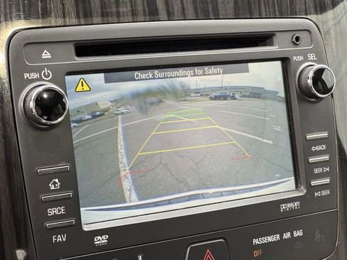 Used 2014 Chevrolet Traverse LT image 17