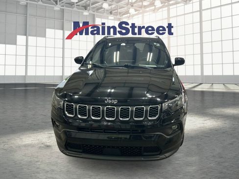Used 2024 Jeep Compass Latitude AWD/4WD image 8