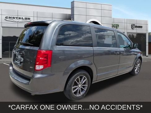 Used 2016 Dodge Grand Caravan SXT FWD image 3