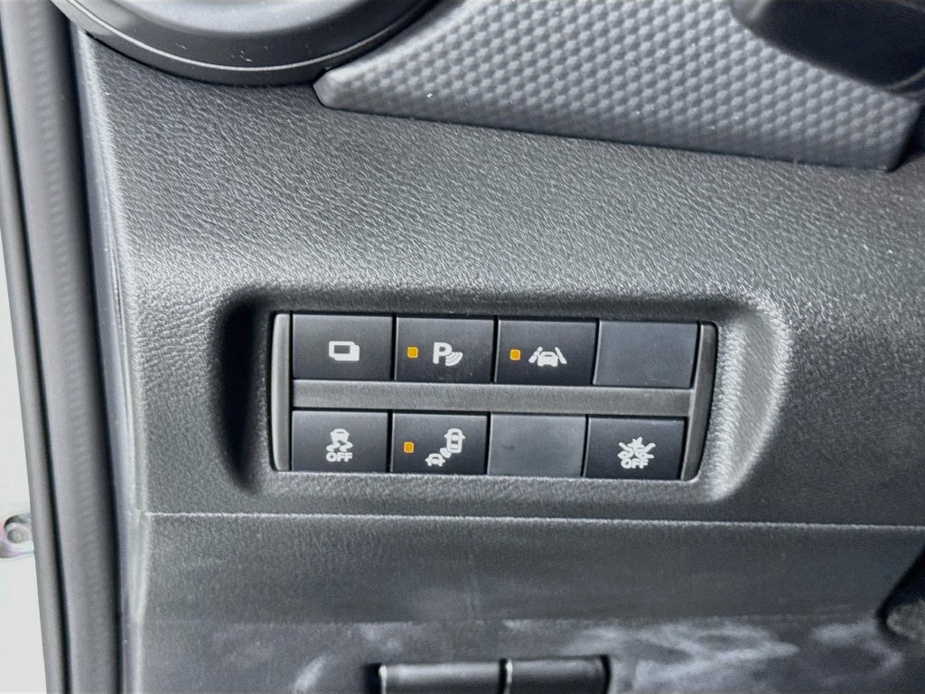 Used 2024 Nissan Kicks S FWD image 11