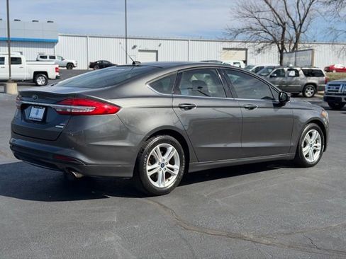Used 2018 Ford Fusion SE w/ Fusion SE Technology Package image 7