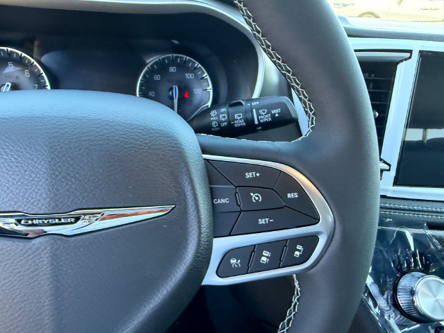 New 2026 Chrysler Pacifica Select FWD image 16