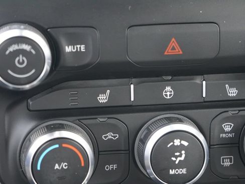 Used 2022 RAM 1500 Big Horn AWD/4WD image 37