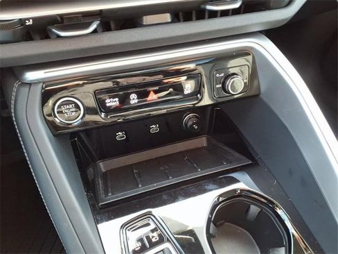 Used 2025 Audi Q5 Premium Plus w/ Premium Plus image 18