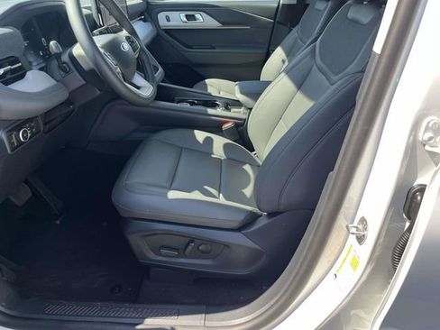 New 2026 Ford Explorer Active AWD/4WD image 9