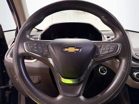 Used 2020 Chevrolet Equinox LS w/ LS Convenience Package FWD image 11