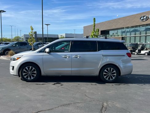 Used 2016 Kia Sedona SX image 12
