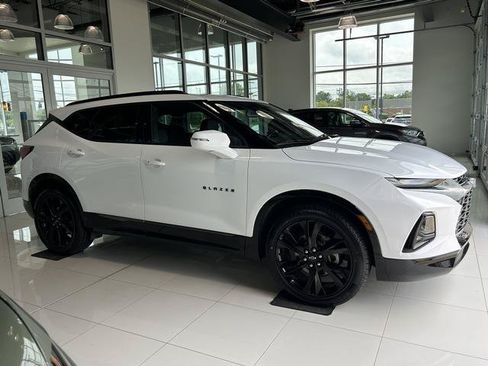 Used 2019 Chevrolet Blazer RS w/ Sun and Wheels Package AWD/4WD image 5