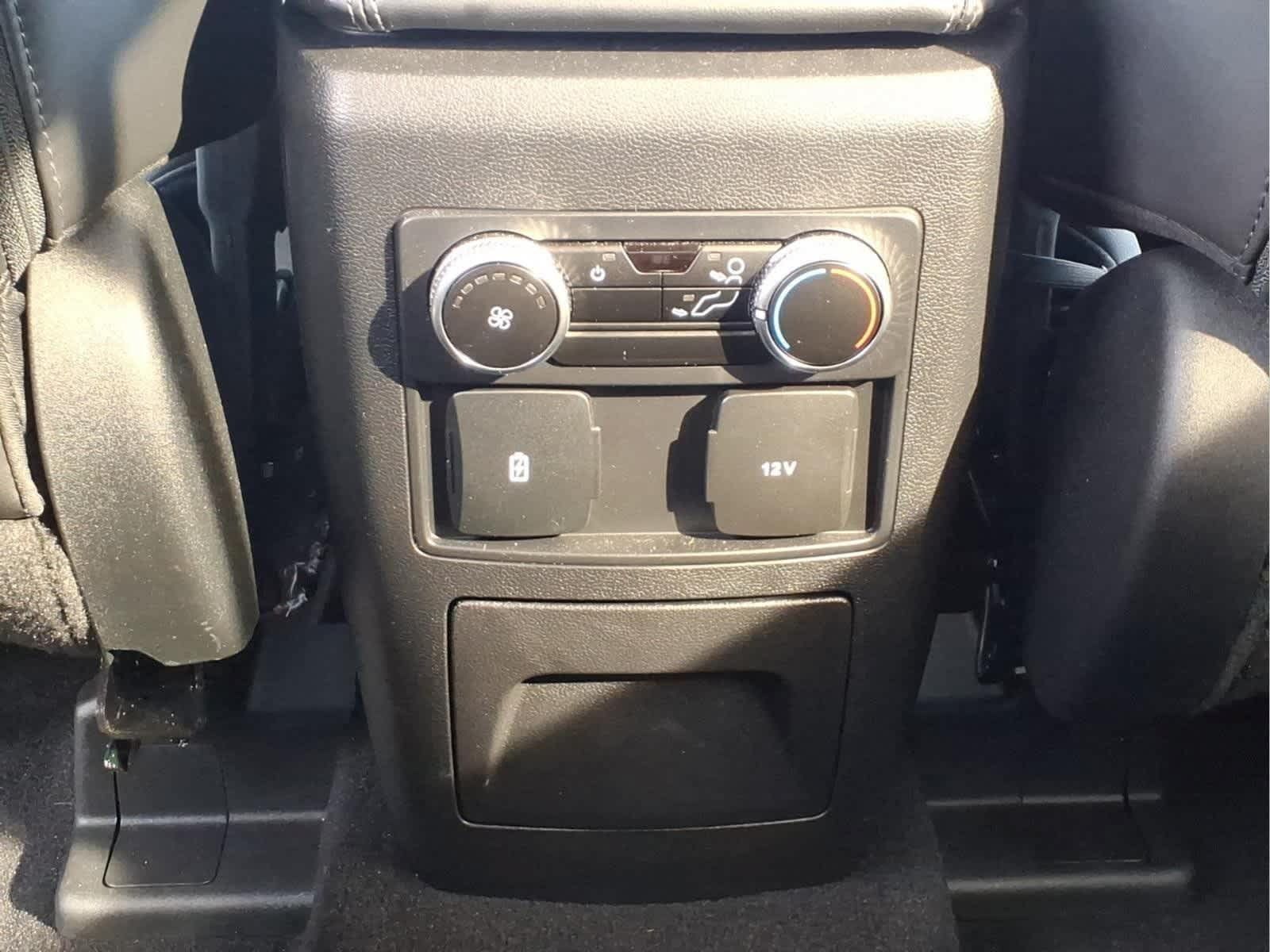 Used 2024 Ford Explorer XLT w/ Equipment Group 202A AWD/4WD image 30