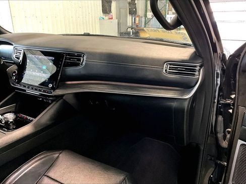 Used 2024 Jeep Wagoneer L Series II w/ Flexible Seating Group image 13