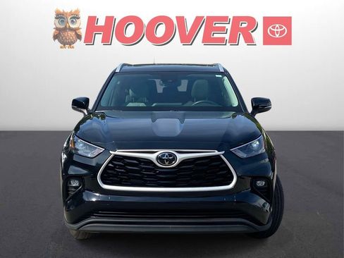 Used 2025 Toyota Highlander XLE AWD/4WD image 8