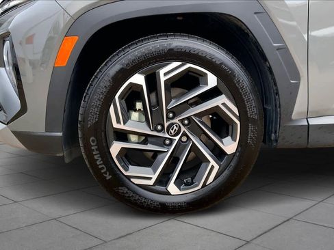 Used 2025 Hyundai Tucson Limited image 11