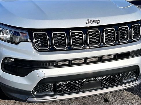 New 2026 Jeep Compass Latitude AWD/4WD image 15