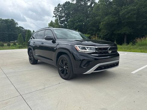Used 2023 Volkswagen Atlas SE w/ Panoramic Sunroof Package FWD image 3