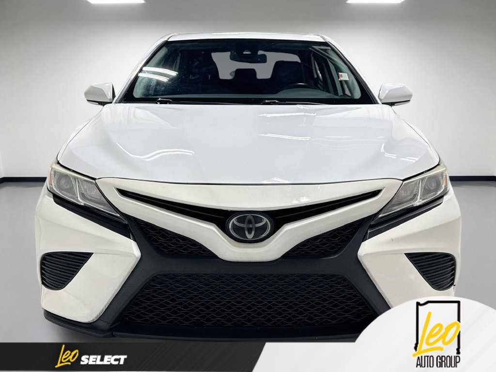 Used 2020 Toyota Camry SE w/ Convenience Package FWD image 2