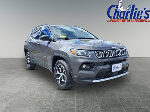 Used 2024 Jeep Compass Limited AWD/4WD image 3