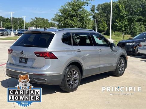 Used 2023 Volkswagen Tiguan SE w/ Panoramic Sunroof Package FWD image 10