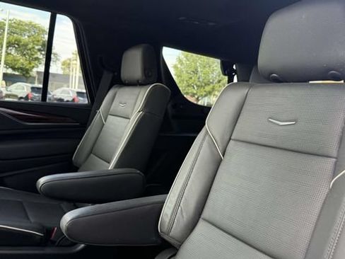 Used 2022 Cadillac Escalade Premium Luxury AWD/4WD image 62