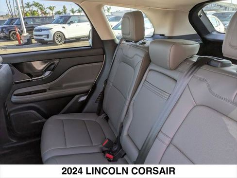 New 2024 Lincoln Corsair Reserve w/ Equipment Group 201A image 12