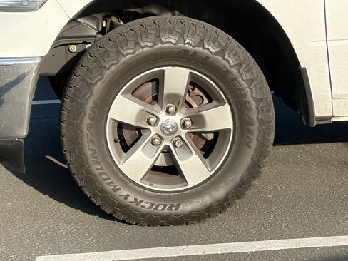 Used 2022 RAM 1500 Classic SLT RWD image 6