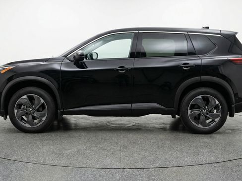 Used 2025 Nissan Rogue SV image 5