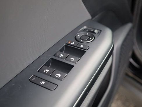 New 2025 Kia K4 LXS image 17