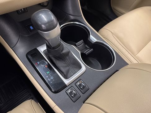 Used 2015 Toyota Highlander XLE image 31