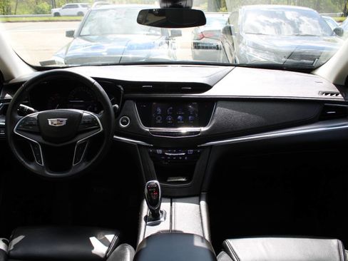Used 2017 Cadillac XT5 Luxury w/ Driver Awareness Package AWD/4WD image 33