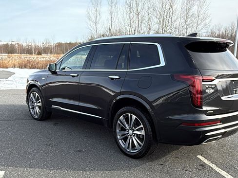 Used 2020 Cadillac XT6 Premium Luxury image 11
