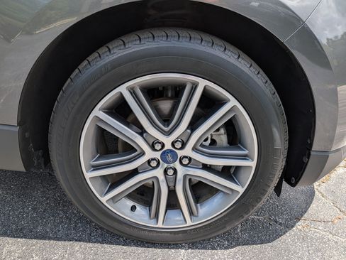 Used 2019 Ford Edge Titanium w/ Cold Weather Package AWD/4WD image 12