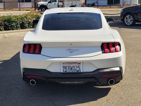 Used 2024 Ford Mustang Coupe RWD image 5