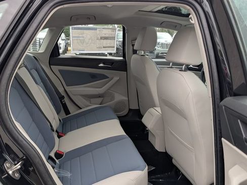 New 2026 Volkswagen Jetta SE FWD image 17