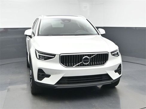 Used 2024 Volvo XC40 B5 Plus w/ Protection Package Premier image 2