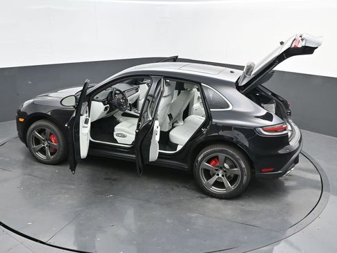 New 2025 Porsche Macan S image 48