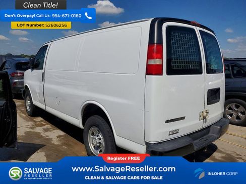 Used 2017 Chevrolet Express 2500 RWD image 3