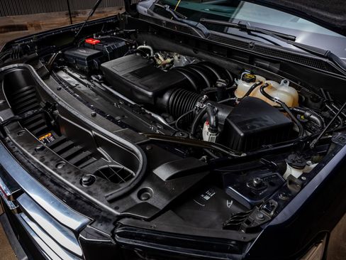 Used 2024 GMC Yukon AT4 w/ AT4 Premium Package image 39