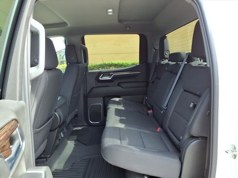 Used 2024 GMC Sierra 1500 Elevation image 17