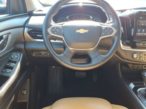 Used 2018 Chevrolet Traverse LT FWD image 5