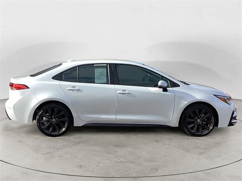 Certified 2025 Toyota Corolla SE image 6