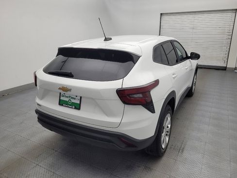 Used 2024 Chevrolet Trax LS FWD image 9
