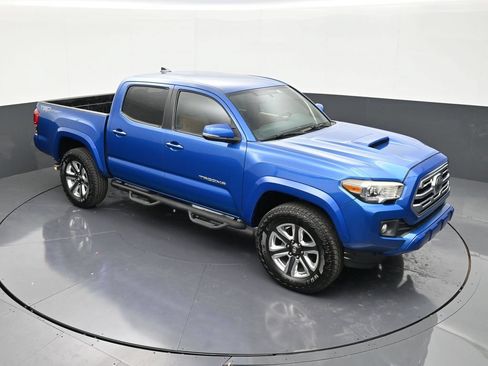 Used 2016 Toyota Tacoma TRD Sport w/ Towing Package RWD image 18