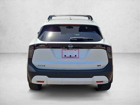 Certified 2025 Nissan Kicks SR FWD image 7