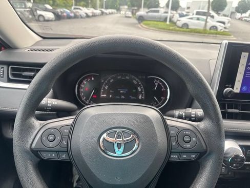 Used 2025 Toyota RAV4 XLE FWD image 12