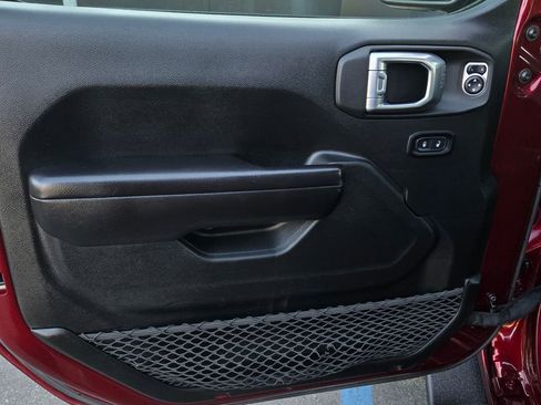 Used 2021 Jeep Wrangler Unlimited Rubicon image 12