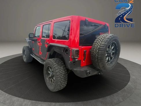 Used 2018 Jeep Wrangler Unlimited Sahara AWD/4WD image 8