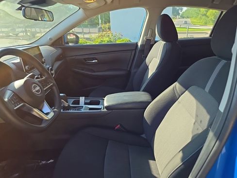 Used 2025 Nissan Sentra SV FWD image 17