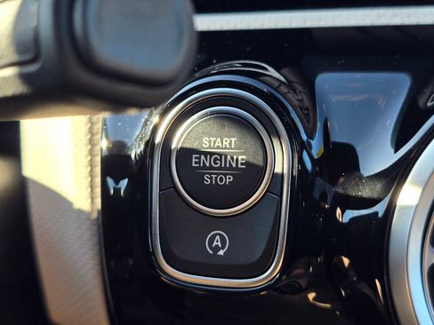 Used 2025 Mercedes-Benz CLA 250 image 36
